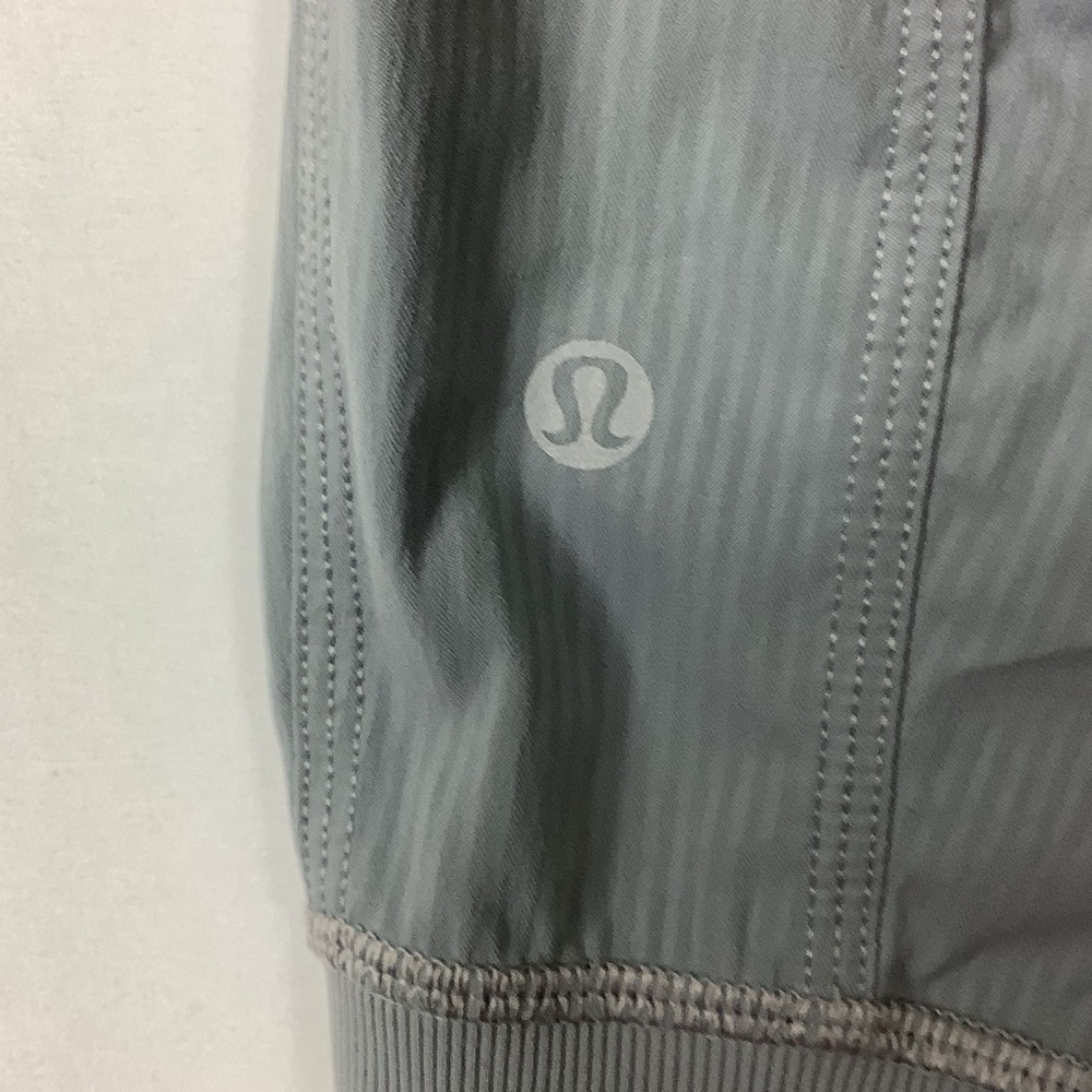 Lululemon ‘In Flux’ Crop Pants - Picture 10 of 10